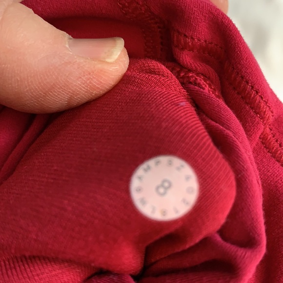 SOLD - Lululemon women’s Align Crop 17 Capri yoga exercise pants size 8 - Picture 8 of 10